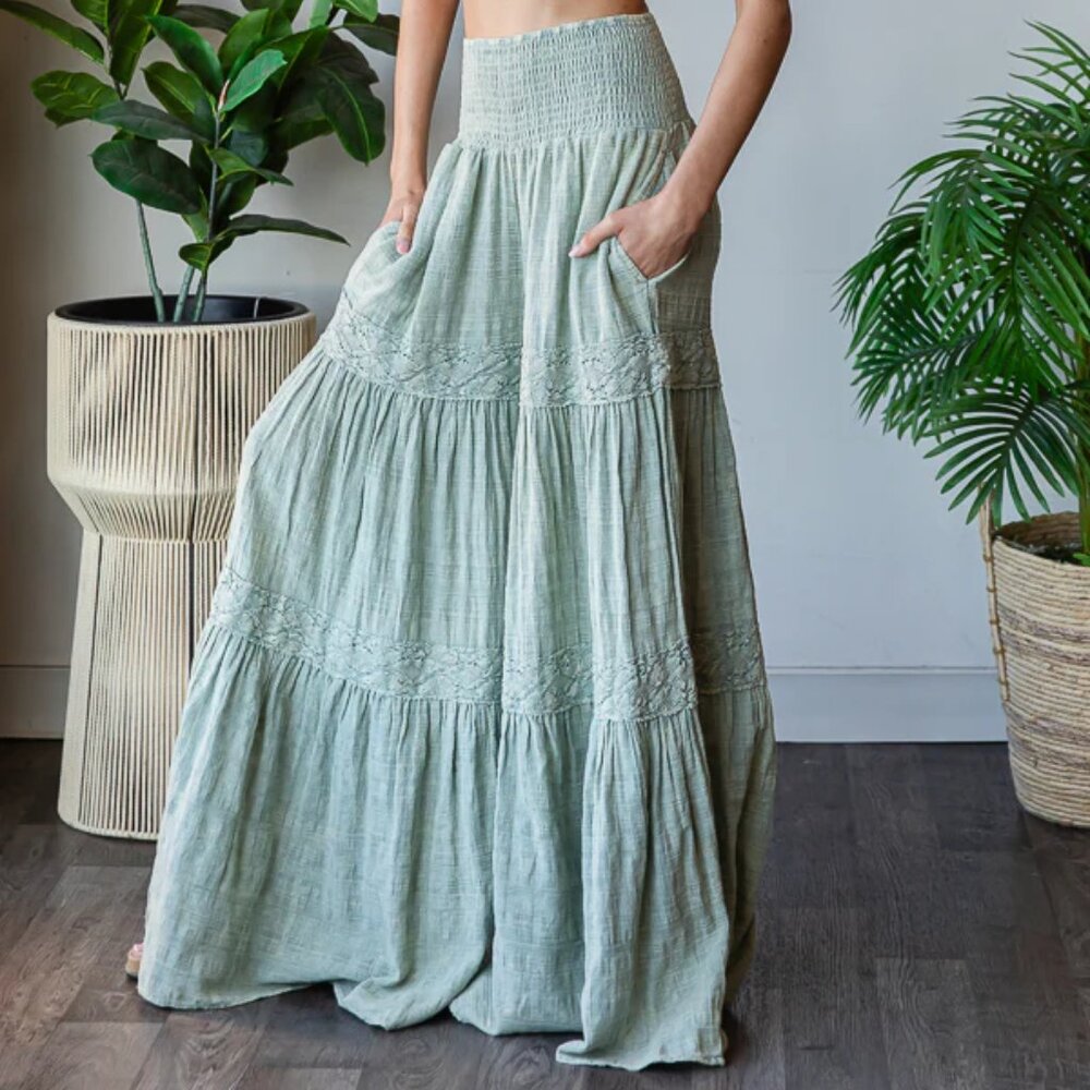 Oli & Hali Washed Smocked Waist Tiered Wide Leg Flare Pants NEW Size Medium - Picture 4 of 6